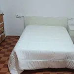 Rent a room of 202 m² in valencia