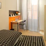 Rent a room in naples