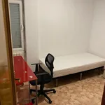 Rent a room of 80 m² in Zaragoza