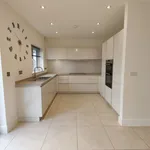 Rent 3 bedroom house in Newcourt drive