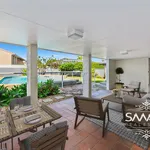 Rent 4 bedroom house of 668 m² in Surfers Paradise