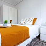 Rent a room of 130 m² in Valencia