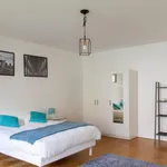  appartement avec 6 chambre(s) en location à Paris