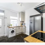 Rent 5 bedroom student apartment in Leeds