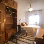 Rent a room of 100 m² in madrid