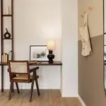 Rent 4 bedroom apartment of 95 m² in Barcelona