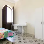 Rent 10 bedroom apartment in Granada