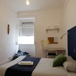 Rent a room of 120 m² in lisbon