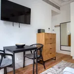 Rent 1 bedroom apartment of 42 m² in Lisbon