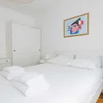 Appartement de 620 m² avec 2 chambre(s) en location à Paris