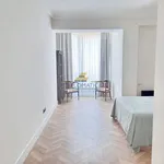 Rent 2 bedroom apartment of 218 m² in Madrid