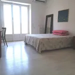 Rent 3 bedroom apartment of 90 m² in Roma