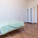 Rent a room of 100 m² in berlin