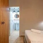 Rent 1 bedroom apartment of 25 m² in Barcelona