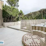 Rent 6 bedroom house of 525 m² in Rome