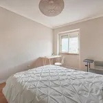 Rent 4 bedroom apartment in Lisbon