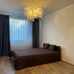 Pronajměte si 3 ložnic/e byt o rozloze 85 m² v Prague