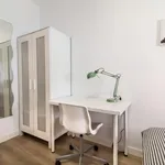 Rent 3 bedroom apartment in Madrid