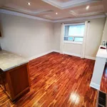 Appartement de 1076 m² avec 3 chambre(s) en location à Toronto (Mount Dennis)