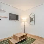 Rent 5 bedroom apartment in Madrid