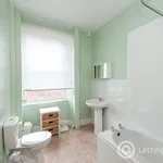 Rent 2 bedroom flat in Aberdeen