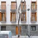 Rent 4 bedroom apartment of 80 m² in Barcelona