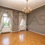 Pronajměte si 3 ložnic/e byt o rozloze 132 m² v Prague