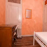 Rent a room in lisbon