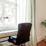 Rent a room of 280 m² in Lisboa