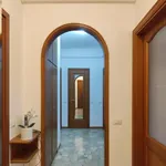 Rent 3 bedroom apartment in Milan