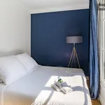 Rent 2 bedroom apartment of 70 m² in Paris