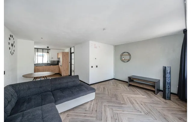 Huur 4 slaapkamer huis van 105 m² in Almere