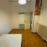 Rent 4 bedroom apartment of 95 m² in Milan