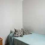 Rent 4 bedroom apartment in Barcelona