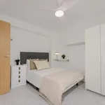 Rent 4 bedroom apartment in Valencia