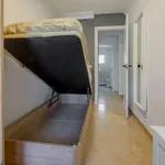 Rent a room of 100 m² in madrid