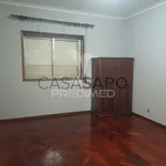 Rent 4 bedroom house of 180 m² in Porto