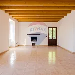 Rent 4 bedroom house of 150 m² in Montevecchia