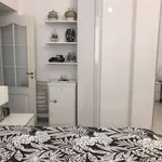 Rent 2 bedroom apartment of 90 m² in Napoli