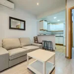 Rent 3 bedroom apartment of 60 m² in barcelona