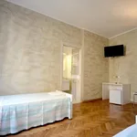 Rent 2 bedroom apartment in Milan