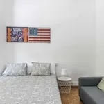 Rent a room of 250 m² in Valencia