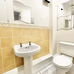 Rent 2 bedroom flat in London