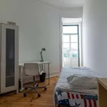 Rent a room of 110 m² in lisbon