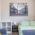 Rent 5 bedroom apartment in Valencia