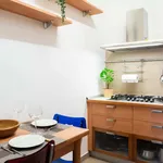 Rent 4 bedroom apartment of 70 m² in Milan