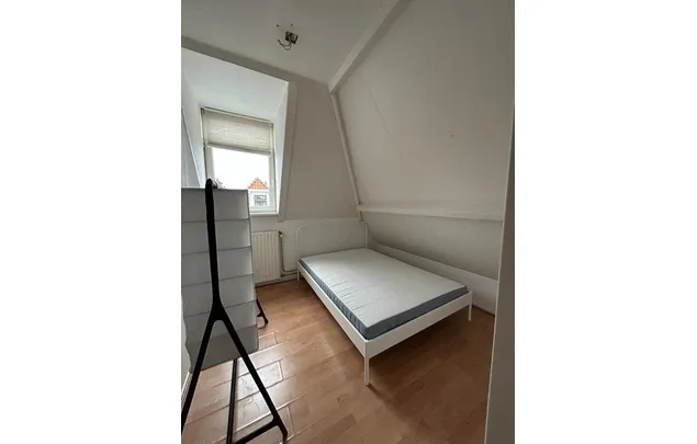 Huur 1 slaapkamer appartement van 40 m² in Koningsplein en omgeving