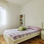 Rent a room of 70 m² in milan