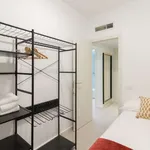 Rent 3 bedroom apartment of 67 m² in barcelona