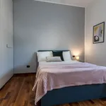 Rent a room of 80 m² in milan